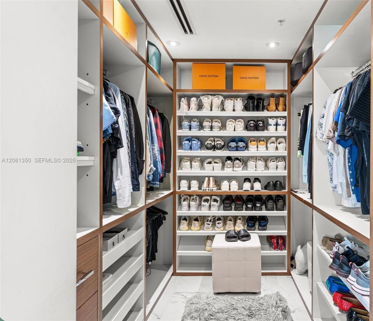 92 SW 3rd St , Unit 4003-04, Miami, FL 33130 Photo