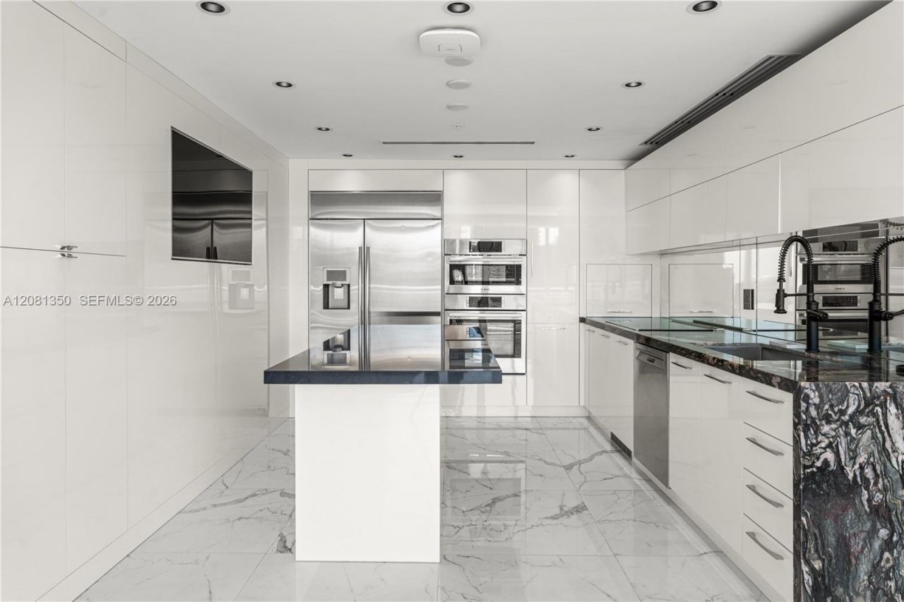 92 SW 3rd St , Unit 4003-04, Miami, FL 33130 Photo