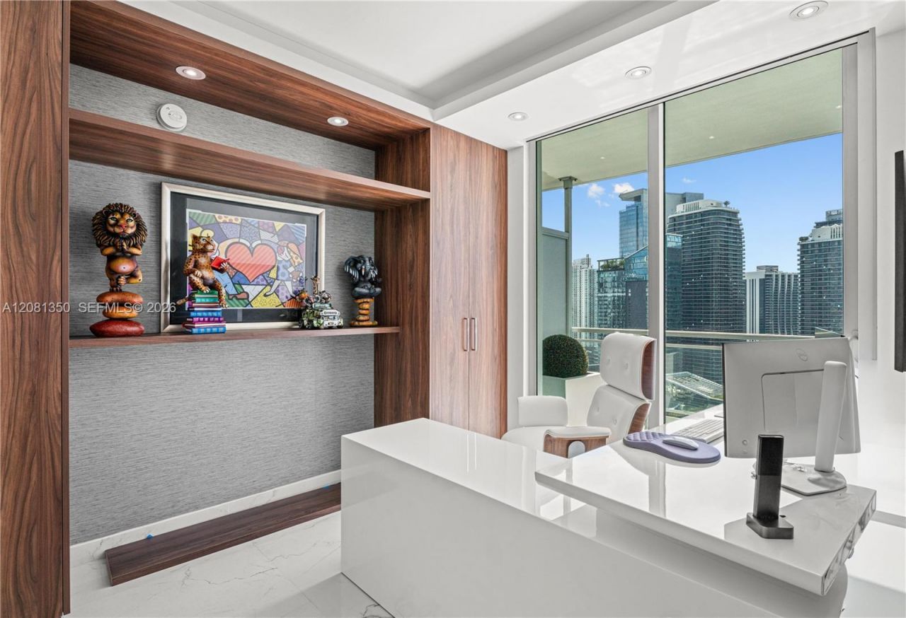 92 SW 3rd St , Unit 4003-04, Miami, FL 33130 Photo