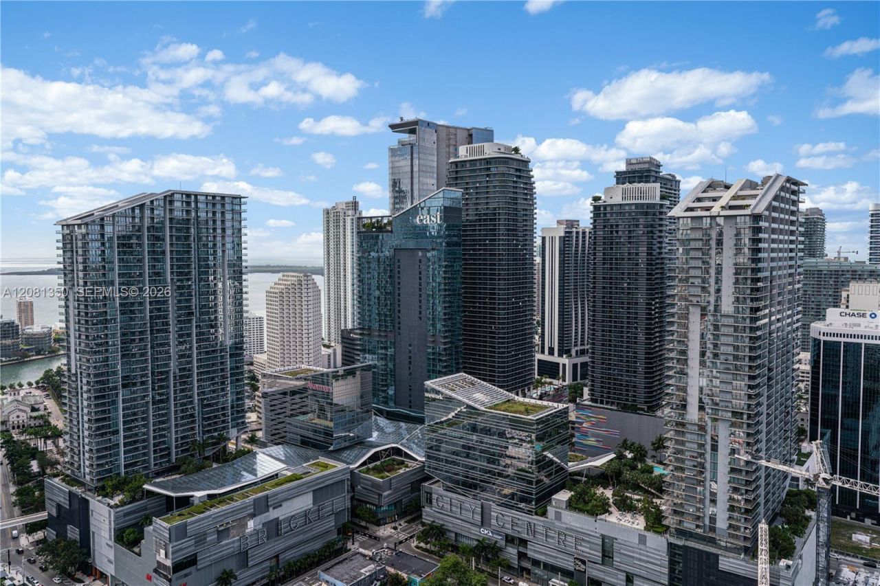 92 SW 3rd St , Unit 4003-04, Miami, FL 33130 Photo