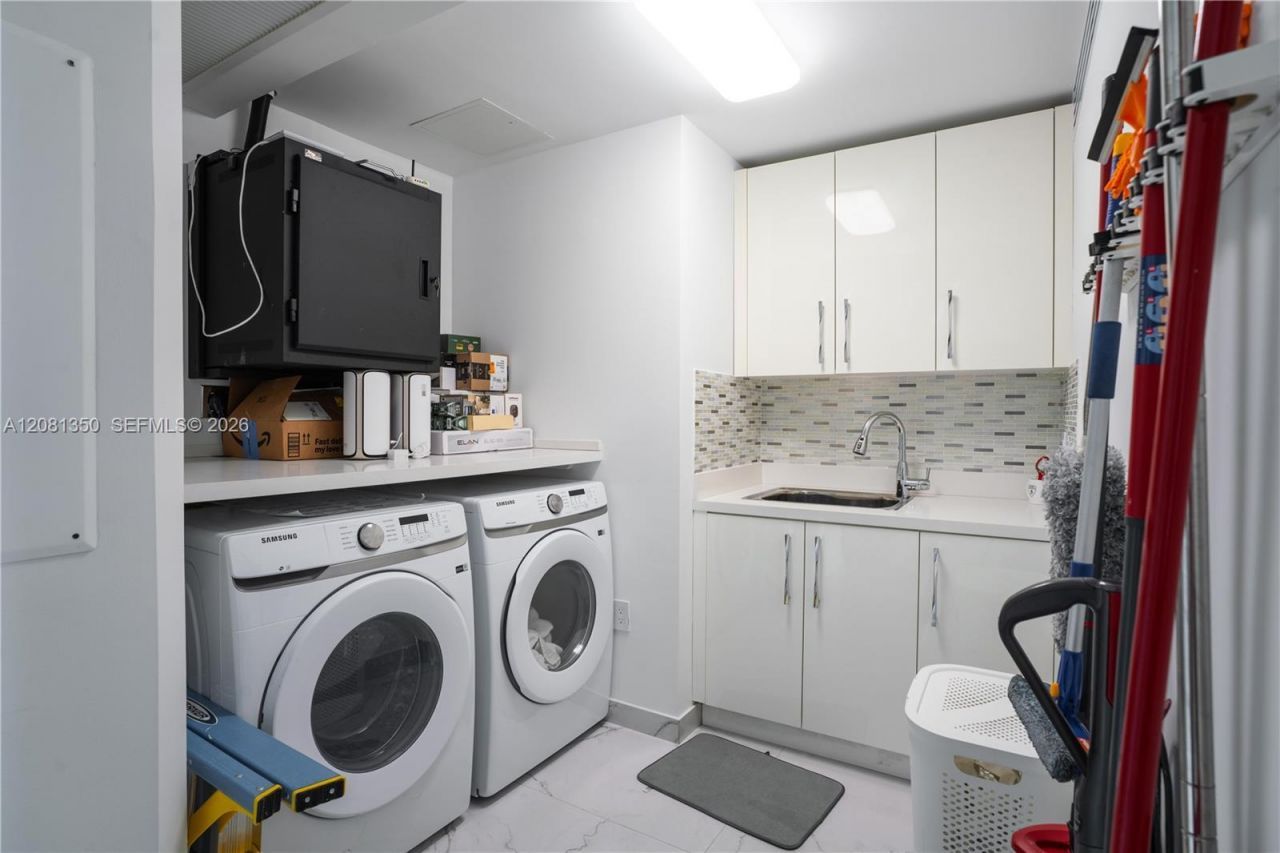92 SW 3rd St , Unit 4003-04, Miami, FL 33130 Photo