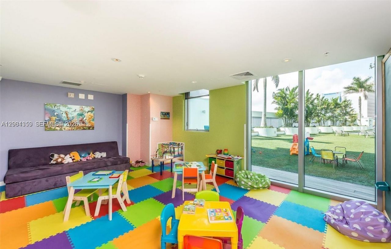 92 SW 3rd St , Unit 4003-04, Miami, FL 33130 Photo
