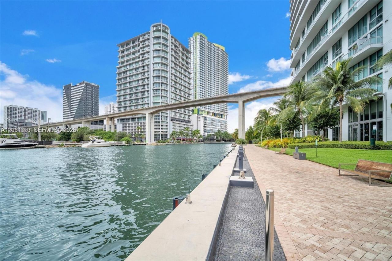 92 SW 3rd St , Unit 4003-04, Miami, FL 33130 Photo