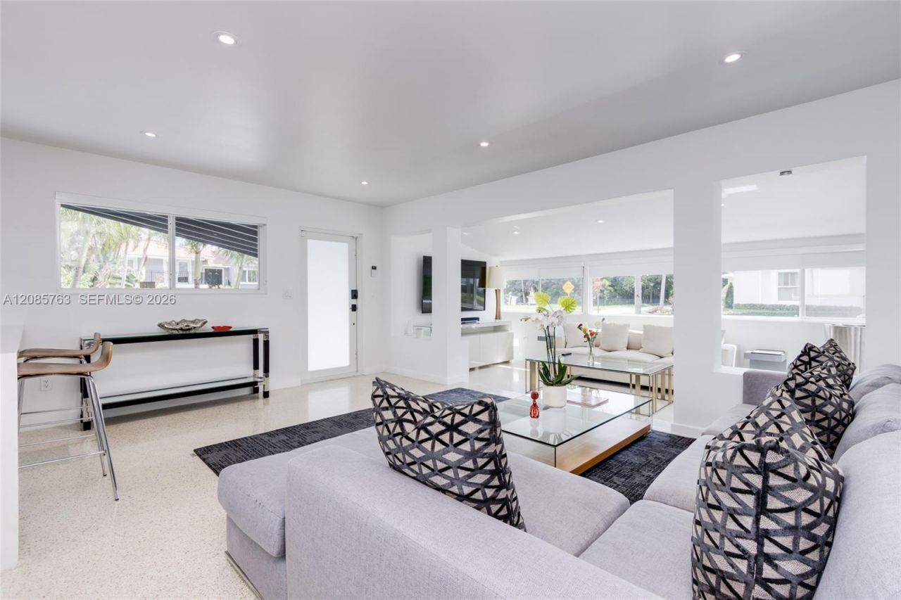 Please Call For Address, Miami, FL 33138 Photo