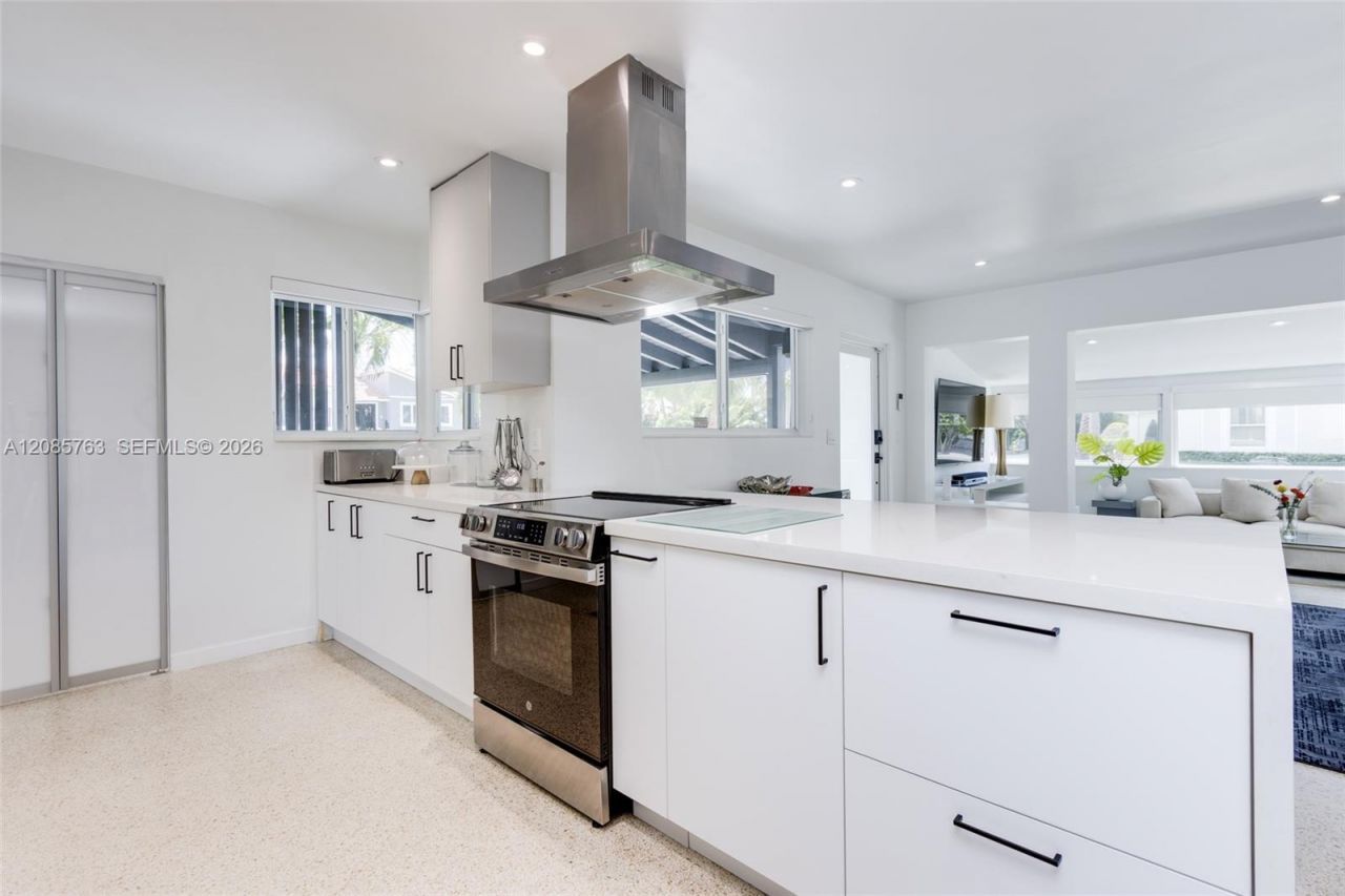 Please Call For Address, Miami, FL 33138 Photo