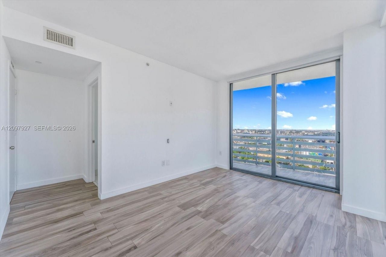 460 NE 28th St , Unit 3301, Miami, FL 33137 Photo