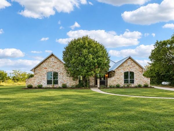 6620 Montgomery Road , Midlothian, TX 76065