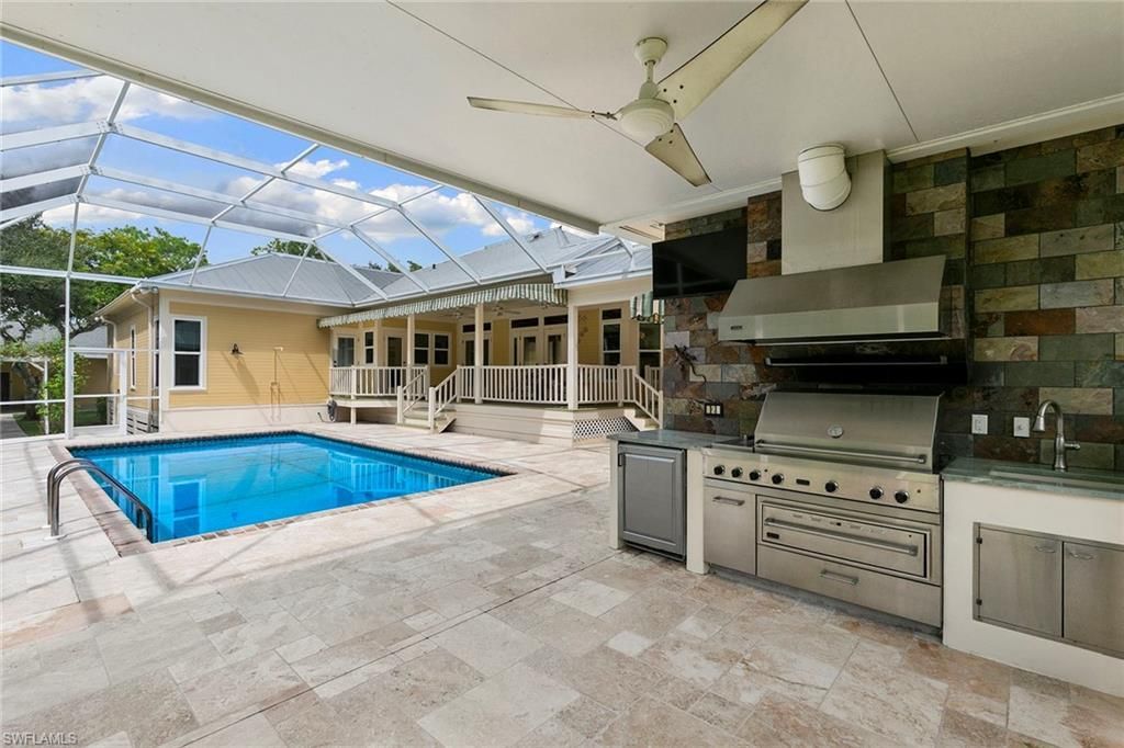 6460 Hidden Oaks Ln, Naples, FL 34119 Photo