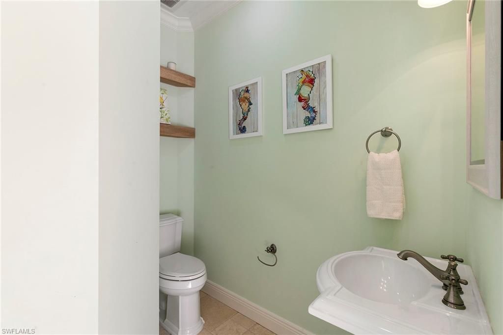 6460 Hidden Oaks Ln, Naples, FL 34119 Photo