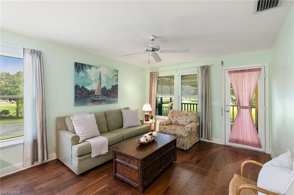 6460 Hidden Oaks Ln, Naples, FL 34119 Photo