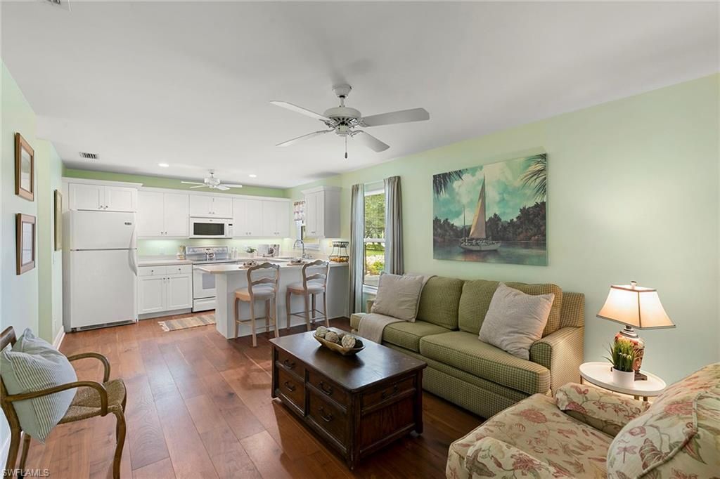 6460 Hidden Oaks Ln, Naples, FL 34119 Photo