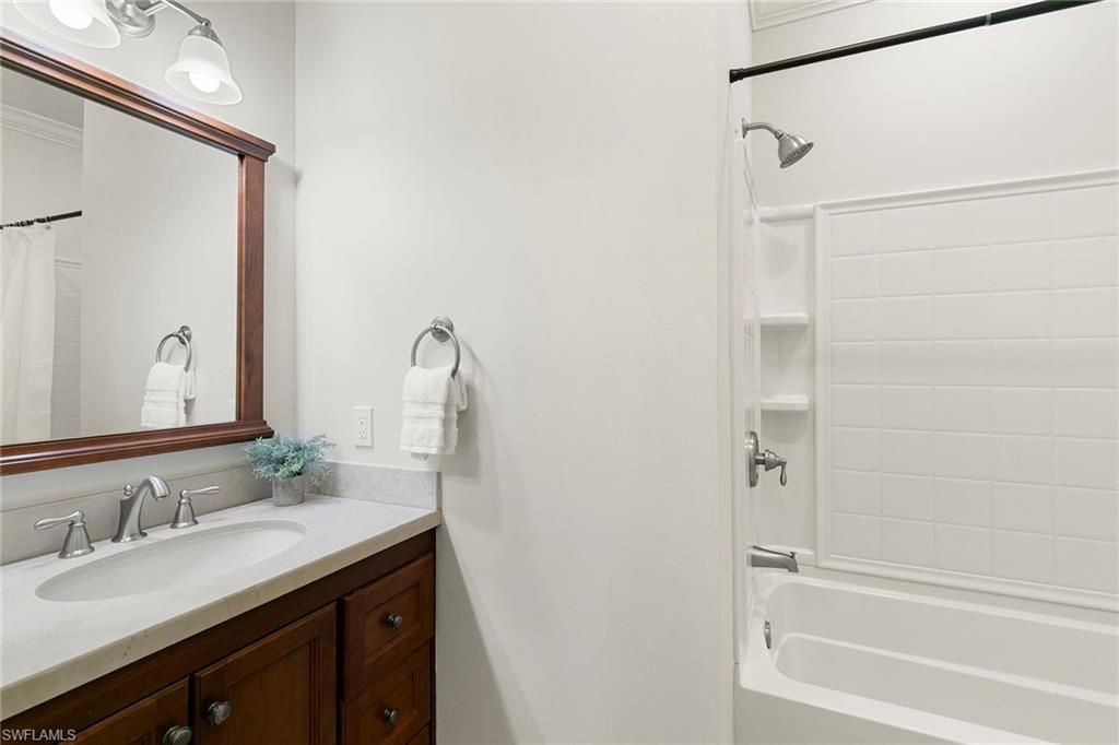 6460 Hidden Oaks Ln, Naples, FL 34119 Photo