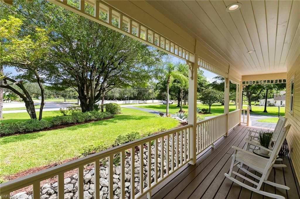 6460 Hidden Oaks Ln, Naples, FL 34119 Photo