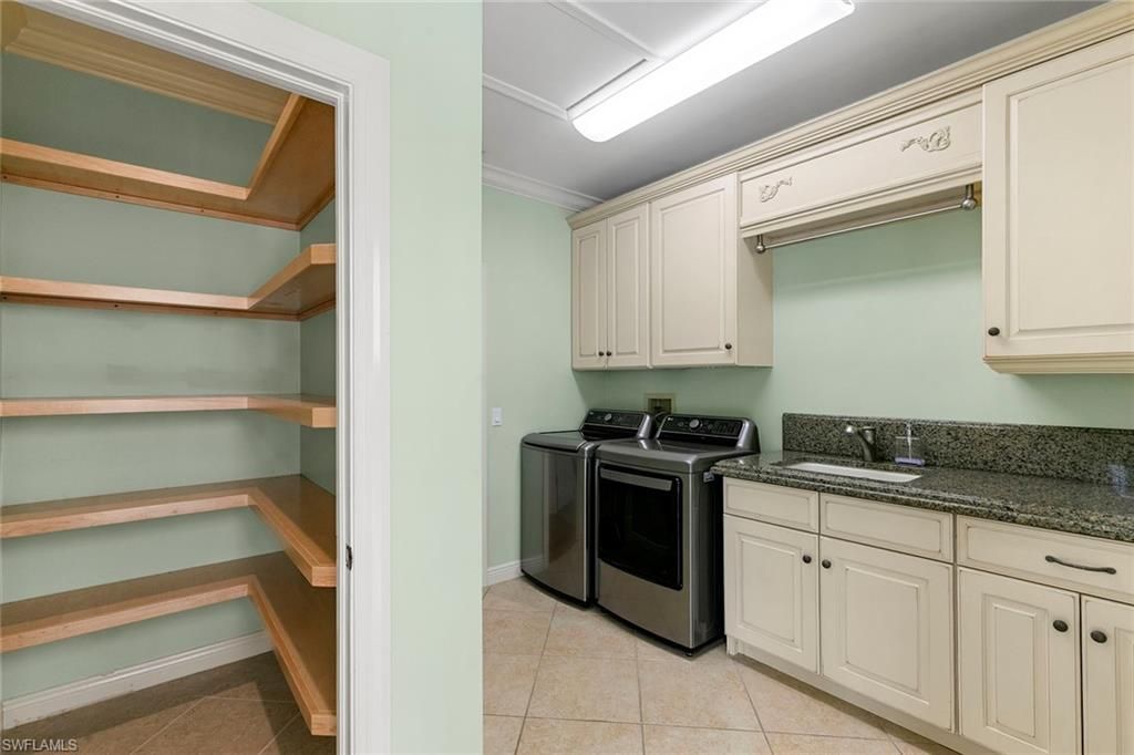 6460 Hidden Oaks Ln, Naples, FL 34119 Photo