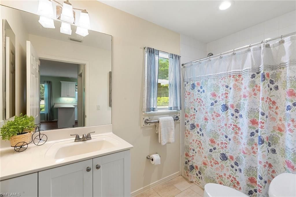 6460 Hidden Oaks Ln, Naples, FL 34119 Photo