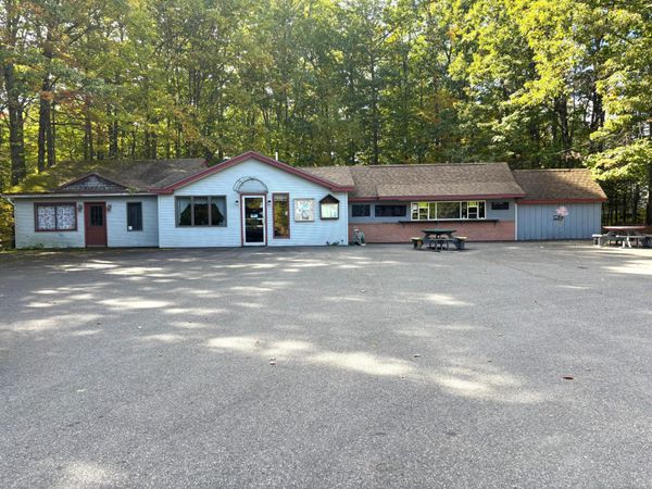 16 Main Street , Belgrade, ME 04917