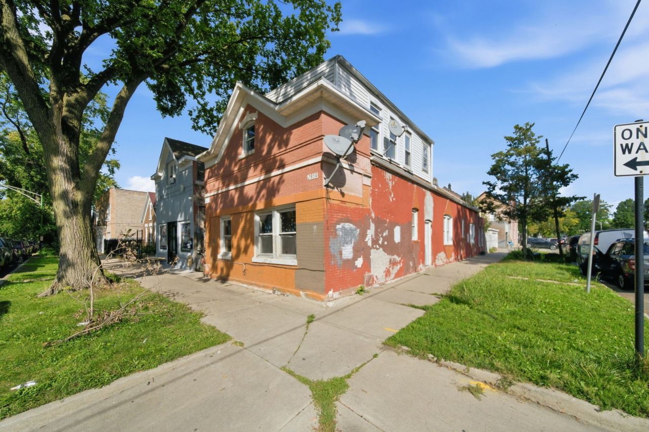 2859 S Homan Avenue, Chicago, IL 60623 Main Photo