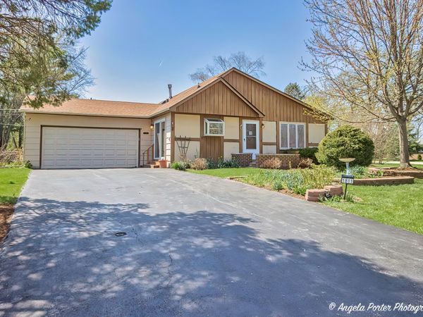 1811 Hazelwood Drive , Lindenhurst, IL 60046