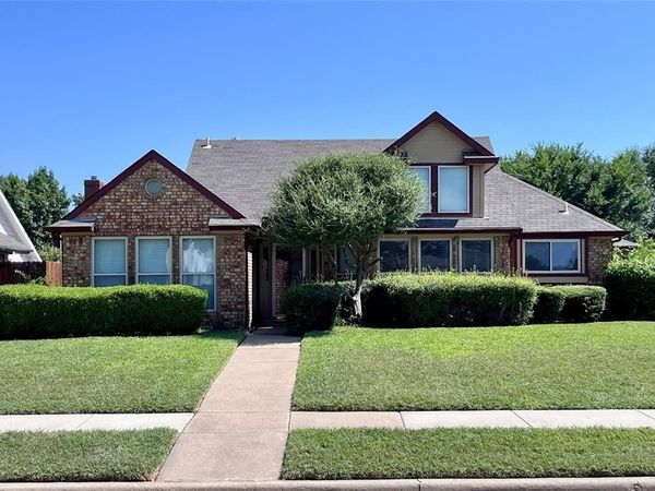 2766 Claremont Drive, Grand Prairie, TX 75052