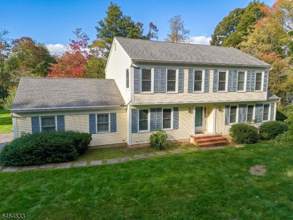 8 Kerry Pl, Mount Olive, NJ 07836