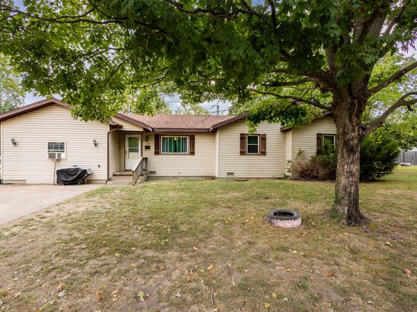 137 W Cline Street , Aurora, MO 65605