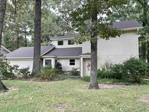 6 Weatherwood Lane , Maumelle, AR 72113