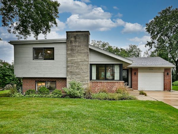326 E Huntington Lane , Elmhurst, IL 60126
