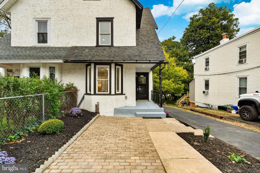 256 N ABERDEEN AVENUE, WAYNE, PA 19087
