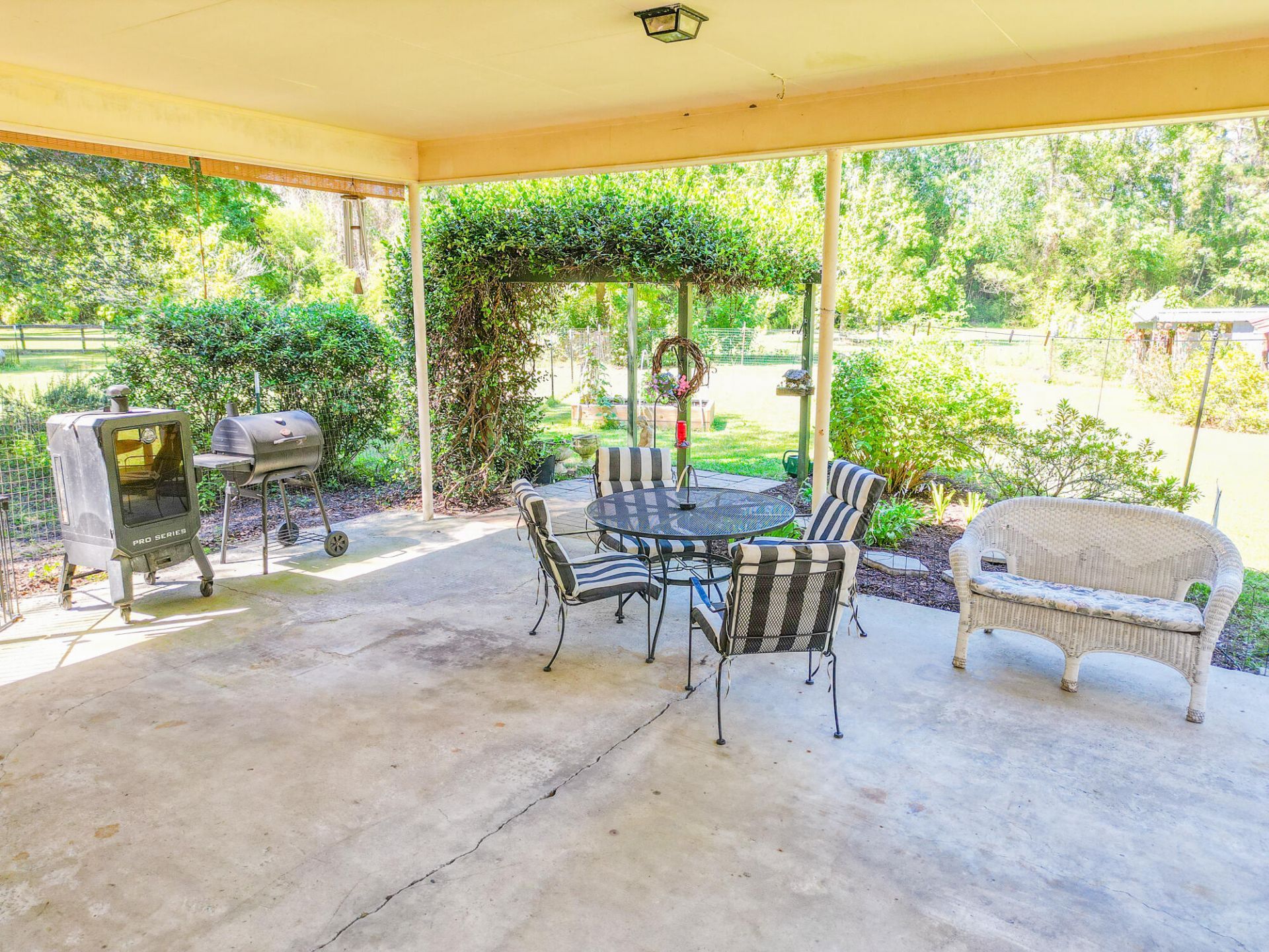 386 Rigby Road Photo 10