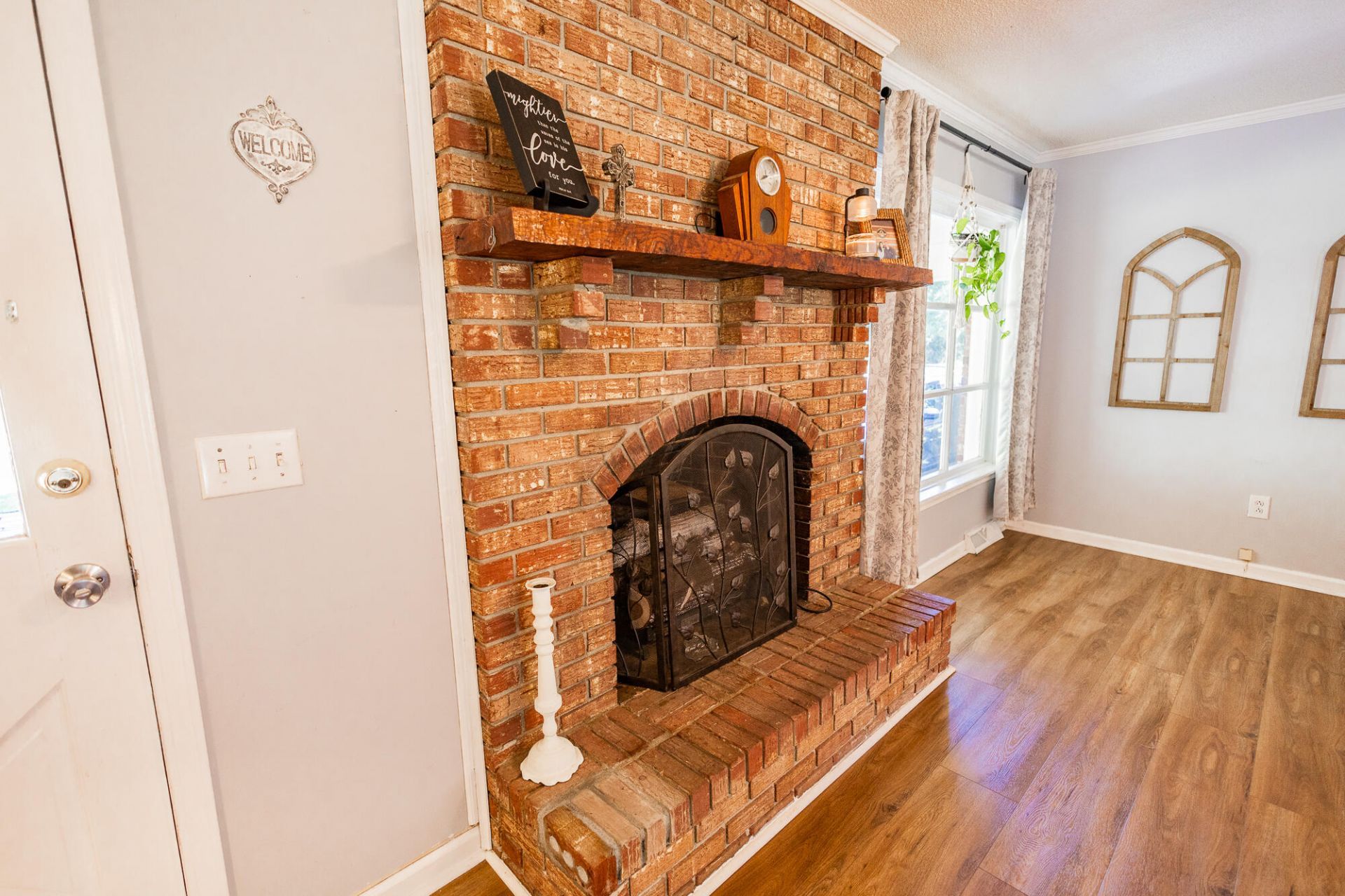 386 Rigby Road Photo 4