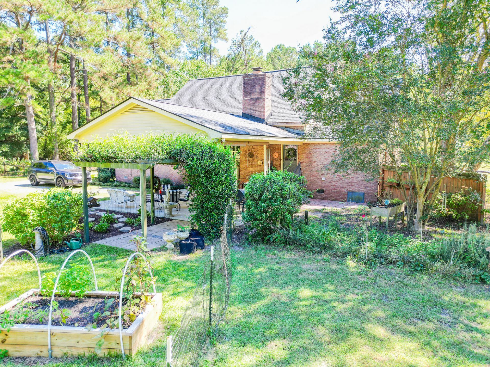386 Rigby Road Photo 7