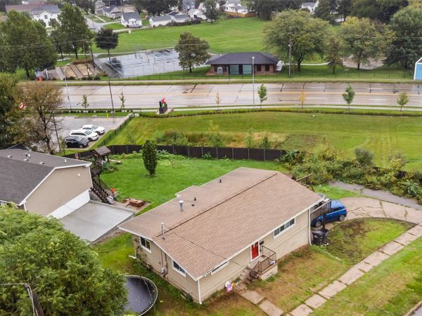 2 E Hillside Avenue , Des Moines, IA 50315