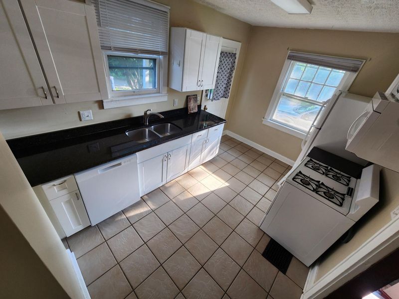 213 - 215 W Weber Road, Columbus, OH 43202 Photo 37