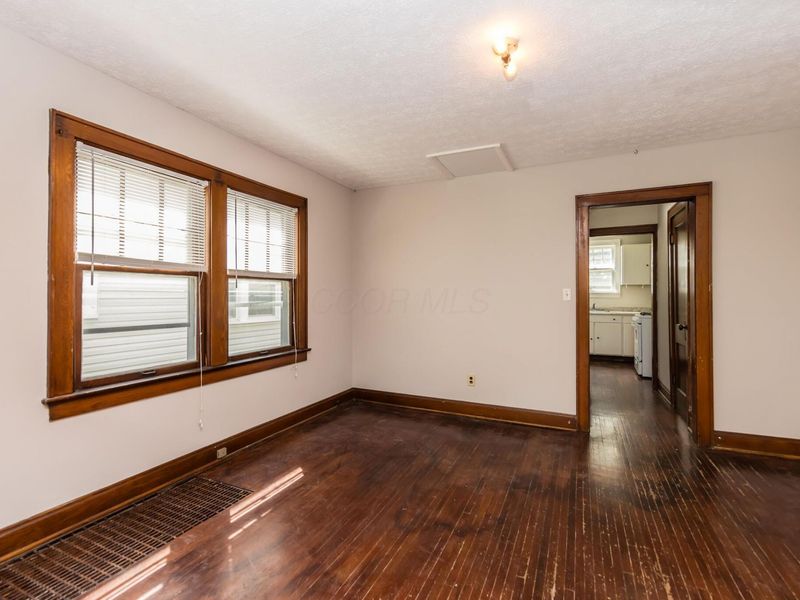 213 - 215 W Weber Road, Columbus, OH 43202 Photo 9