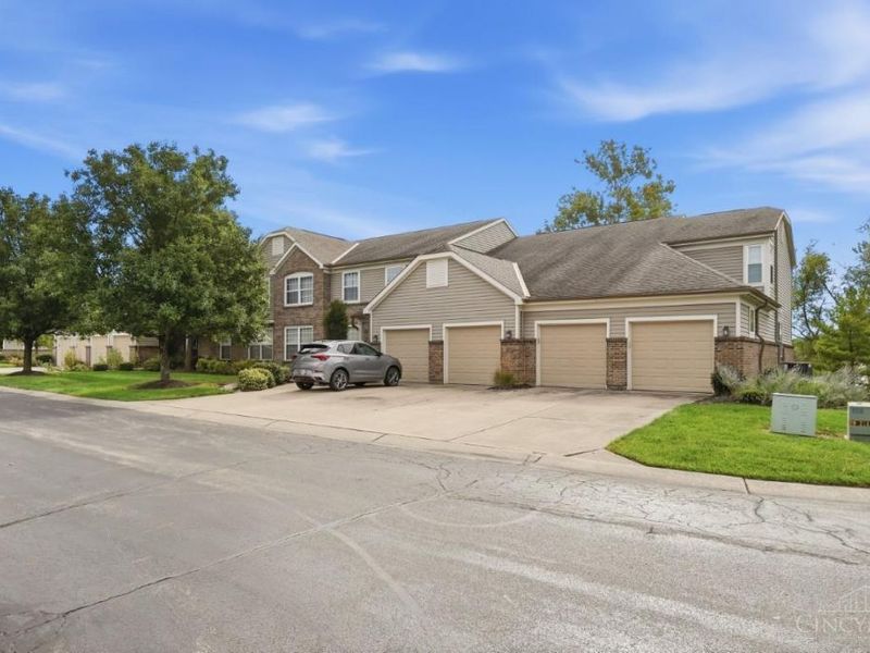4441 N Shore Drive, Unit 104, Mason, OH 45040 Photo 2