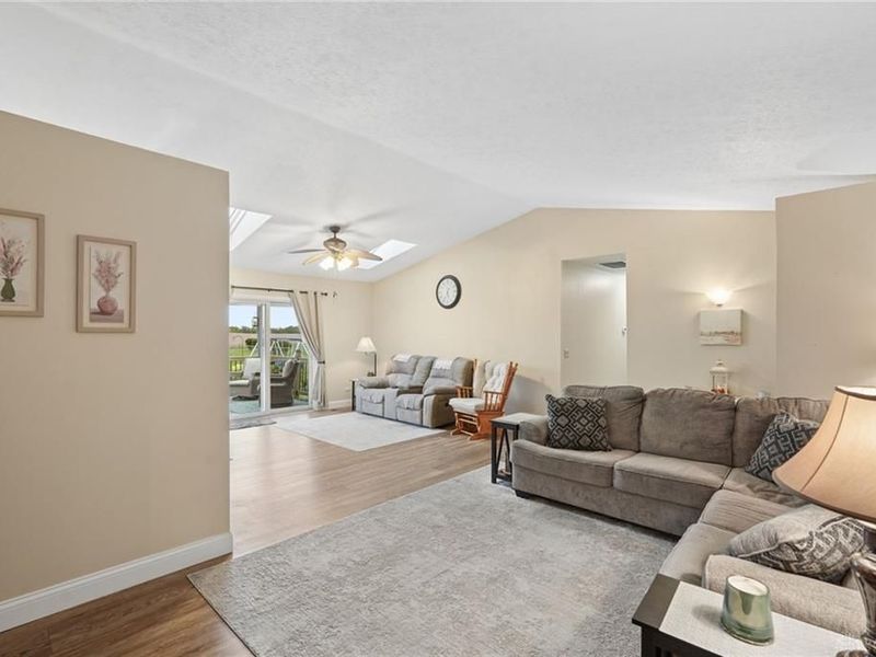 5800 Middle Urbana Road, Springfield, OH 45502 Photo 6