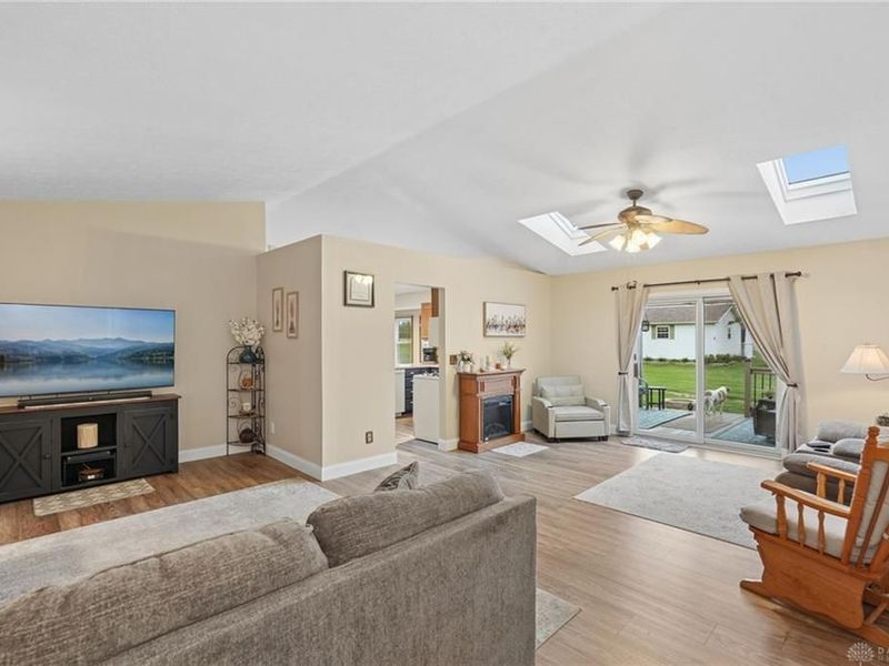 5800 Middle Urbana Road, Springfield, OH 45502 Photo 8