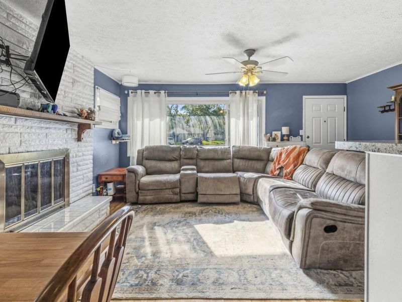5420 Crescent Drive , Hilliard, OH 43026 Photo 2