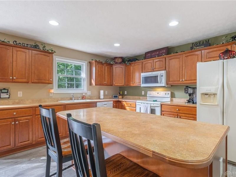 2860 Wooden Lane, Troy, OH 45373 Photo 9
