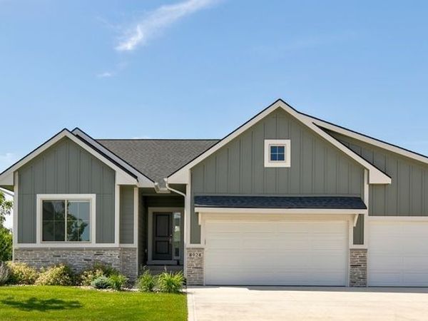 8924 Beery Place , Johnston, IA 50131