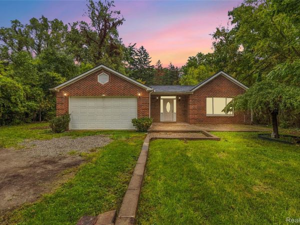 25348 Orchard Lake Road, Farmington Hills, Mi 48336