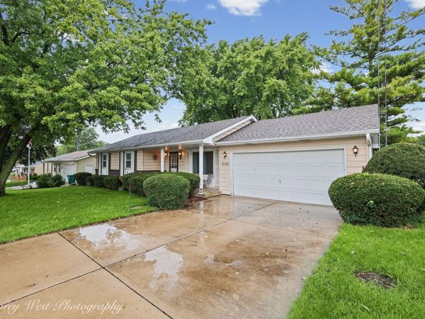 2119 Highland Drive , Sycamore, IL 60178