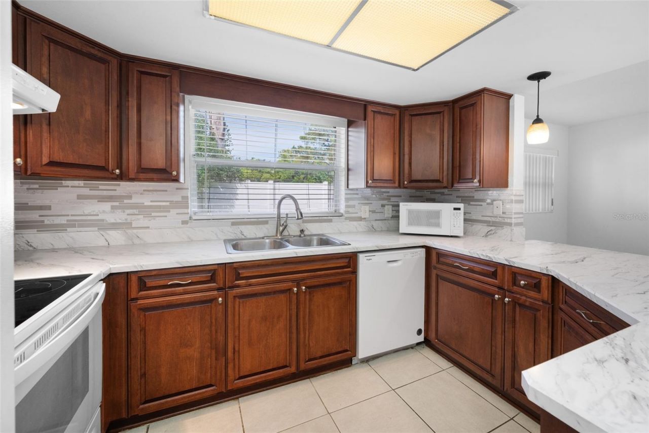 3024 Marlo Boulevard, Clearwater, FL 33759 Photo