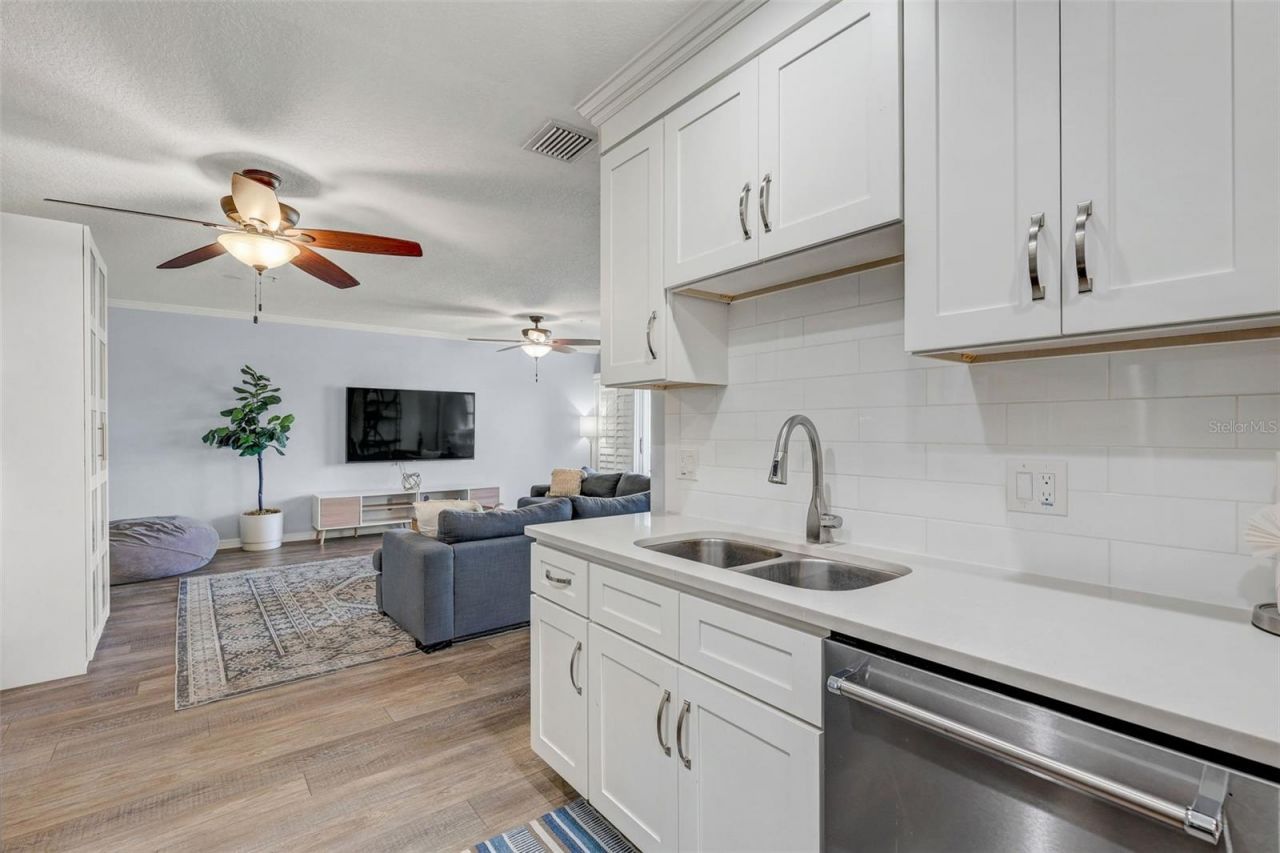 18522 Gulf Boulevard, Unit D, Indian Shores, FL 33785 Photo