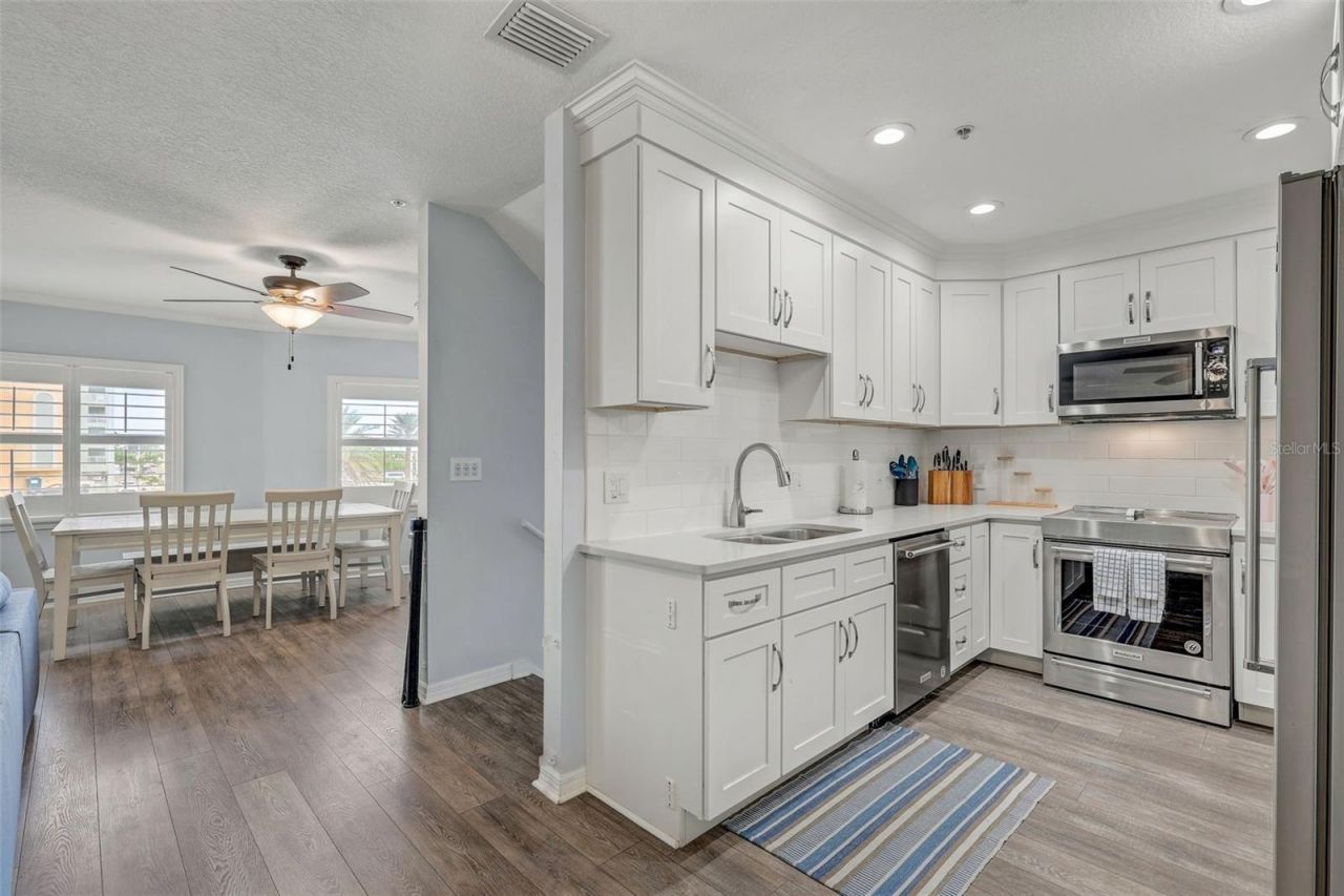 18522 Gulf Boulevard, Unit D, Indian Shores, FL 33785 Photo
