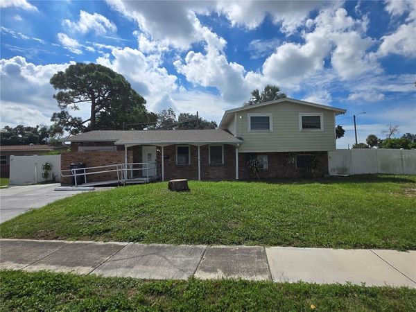 7710 W HANNA AVENUE, TAMPA, FL 33615