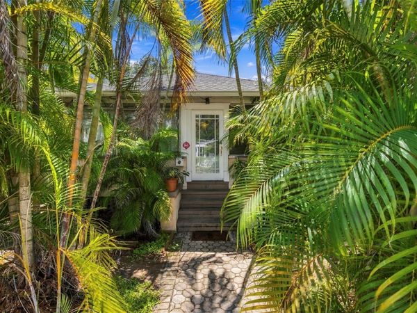 406 10TH AVENUE NE, ST PETERSBURG, FL 33701