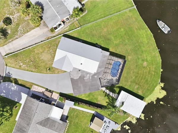 1612 ORANGE AVENUE, TAVARES, FL 32778