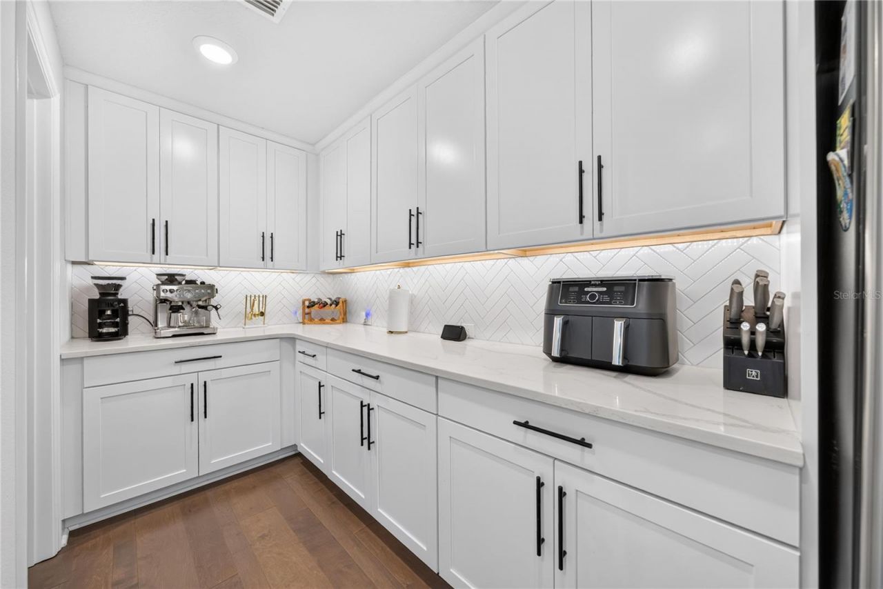1745 Hour Glass Drive, Orlando, FL 32806 Photo
