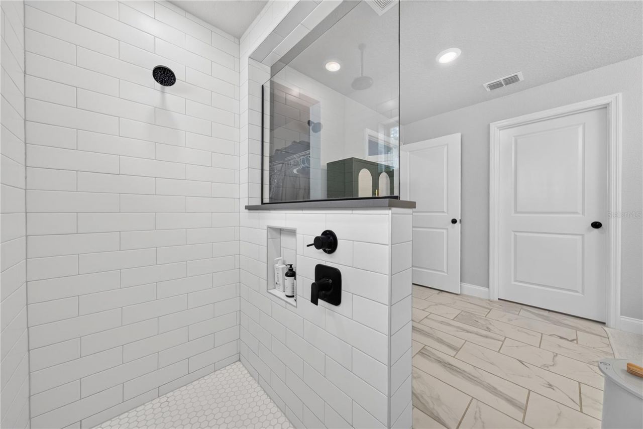 1745 Hour Glass Drive, Orlando, FL 32806 Photo